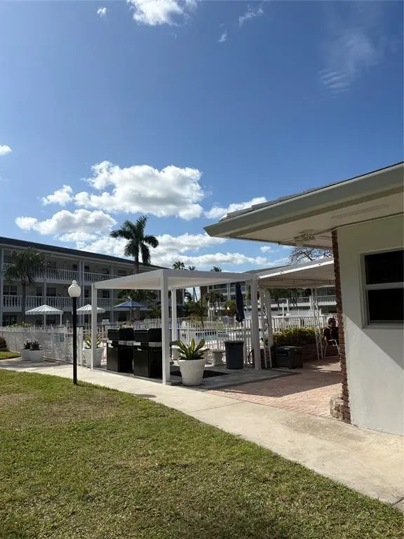 Fort Lauderdale, FL 33308,2455 NE 51st St #207