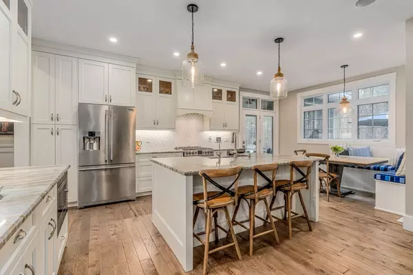 Springwater, ON L9X 0J2,77 MENNILL DR