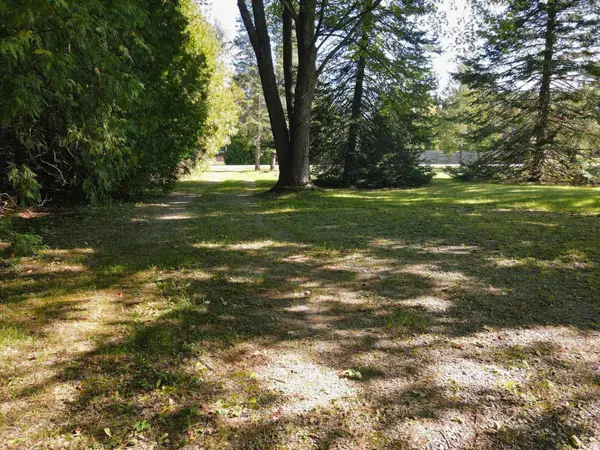 Tay, ON L0K 2C0,1968 Rosemount RD