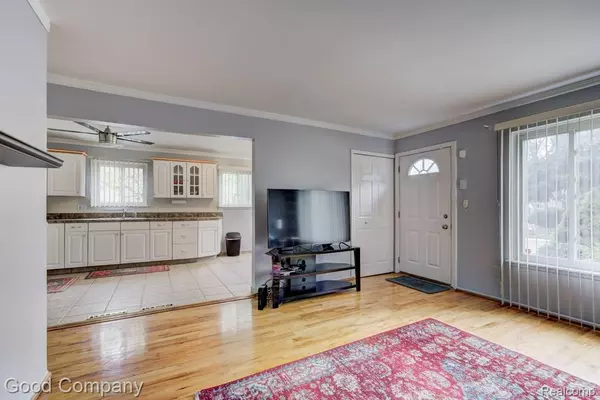 Clawson, MI 48017,351 W Baker AVE