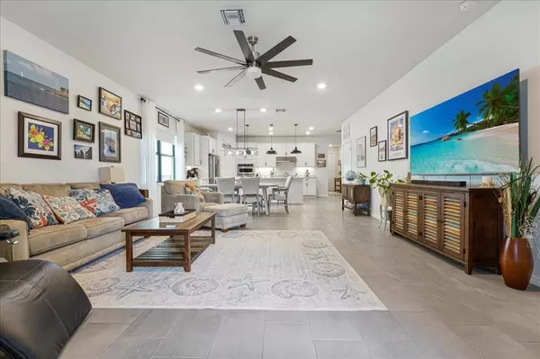 8258 NW 79th Ave,  Tamarac,  FL 33321