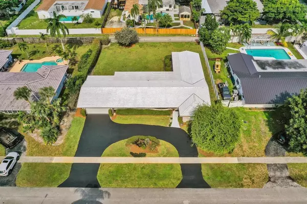 Hollywood, FL 33021,5011 Madison St