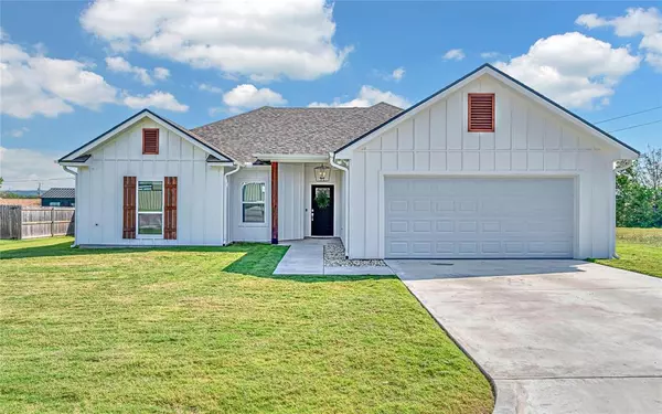 Clifton, TX 76634,910 S Avenue J