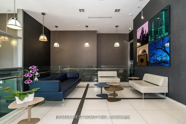 380 Macpherson AVE #333, Toronto C02, ON M4V 3E3