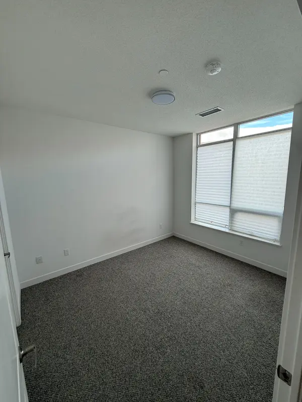 Whitby, ON L1N 2K2,1010 Dundas ST E #114