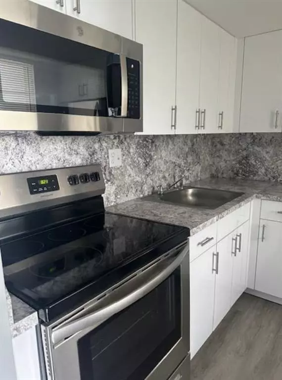 Miami, FL 33172,9460 Fontainebleau Blvd #528