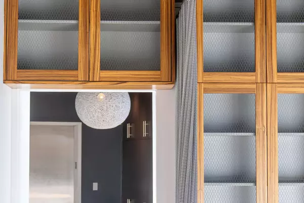 Toronto W01, ON M6R 1S1,1 Columbus AVE #402