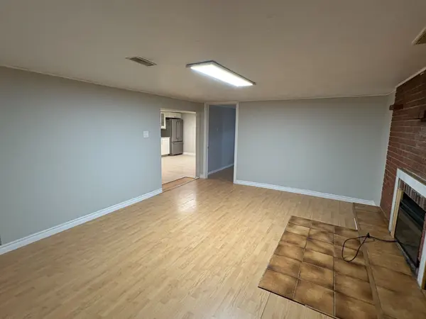 Hamilton, ON L8E 1P6,Address not disclosed