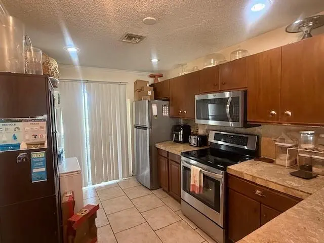 795 Crystal Lake Dr #795, Deerfield Beach, FL 33064