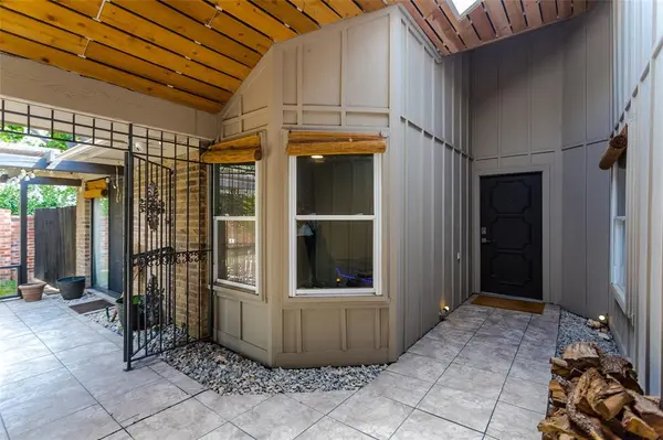 Addison, TX 75001,14902 Le Grande Drive