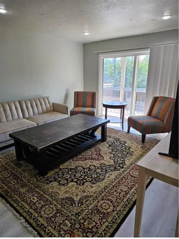 Dallas, TX 75235,5303 Fleetwood Oaks Avenue #278