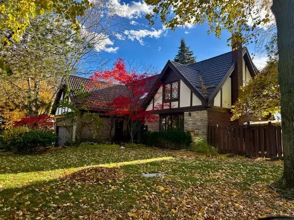 12 Brooklet CT, Markham, ON L3T 2M9