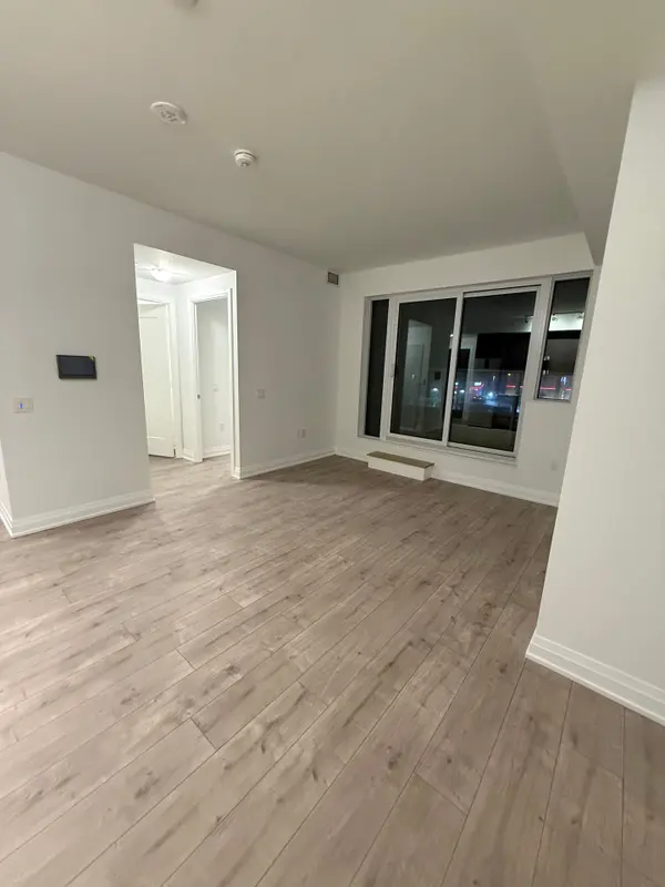 Oakville, ON L6H 7X8,412 Silver Maple RD