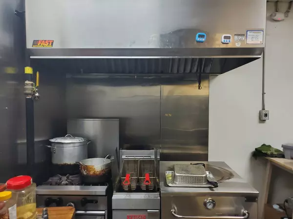 Oakville, ON L6M 1L9,483 Dundas ST W #2