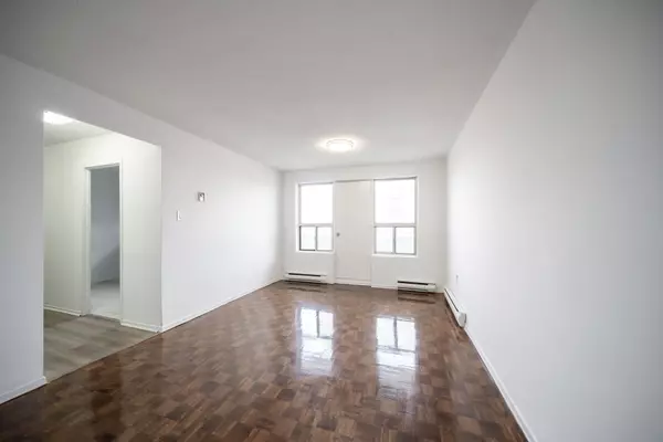 Toronto C06, ON M3H 2T6,1042 Sheppard AVE W #201