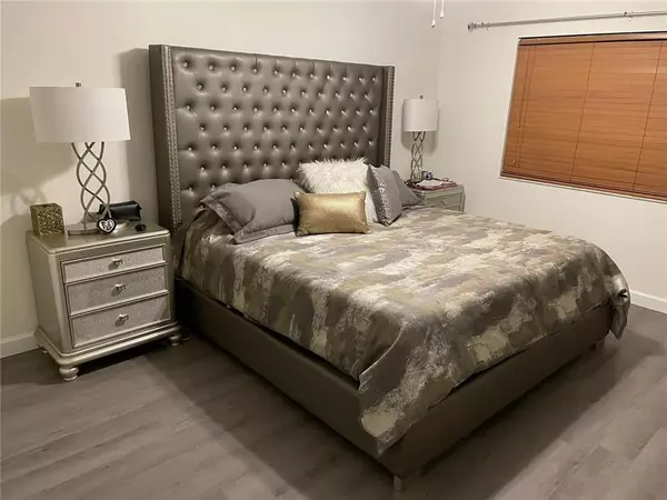 Boca Raton, FL 33428,9273 SW 8th St #109