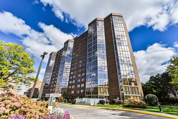 20 Baif BLVD #306, Richmond Hill, ON L4C 8T1