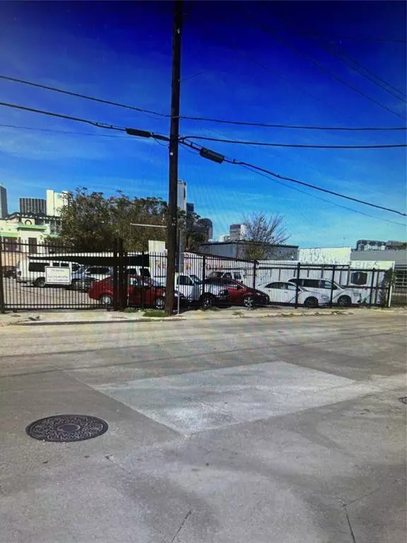 Dallas, TX 75215,1204 Powhattan Street