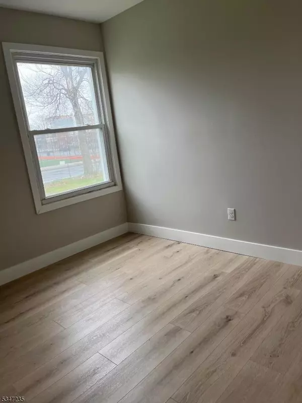 Paterson City, NJ 07522,60 Laurel St