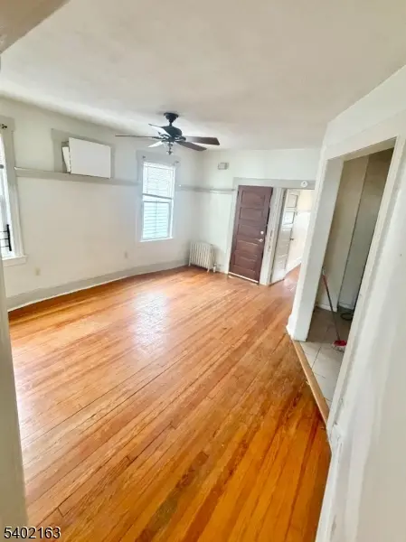 27 Sears Pl, Clifton City, NJ 07011