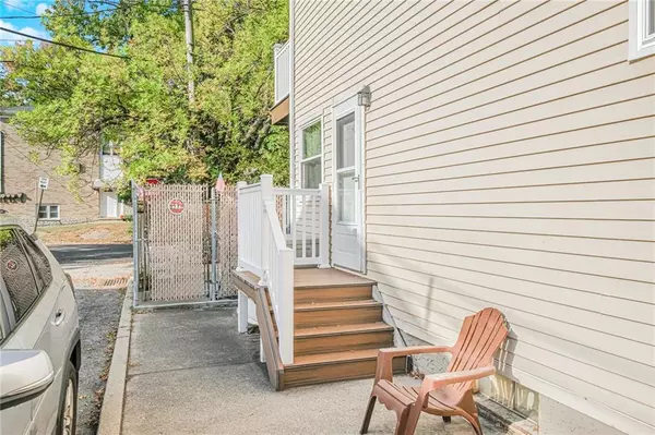 Staten  Island, NY 10312,22 Crest LOOP