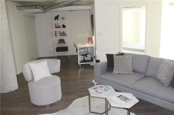 Toronto C01, ON M6J 0A1,170 Sudbury ST #116