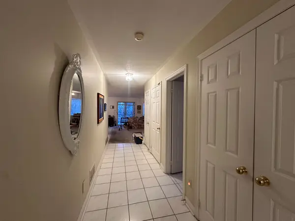 Toronto W03, ON M6M 1S5,27 Venn CRES