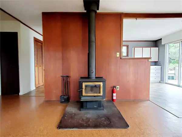 Tofino, BC V0R 2Z0,251 Campbell St