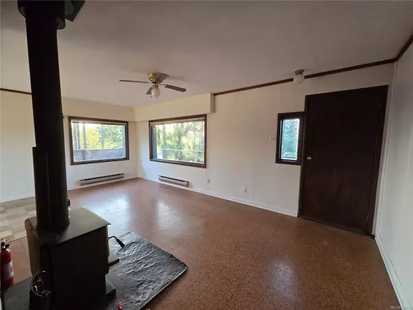 Tofino, BC V0R 2Z0,251 Campbell St