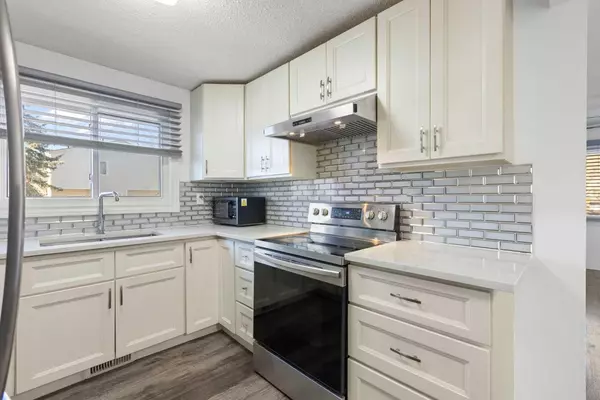 Calgary, AB T2A 2G6,5414 Pensacola CRES SE