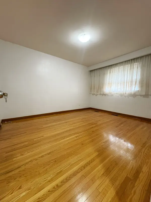 Toronto W05, ON M3N 1P3,Upstair 10 Laskay CRES