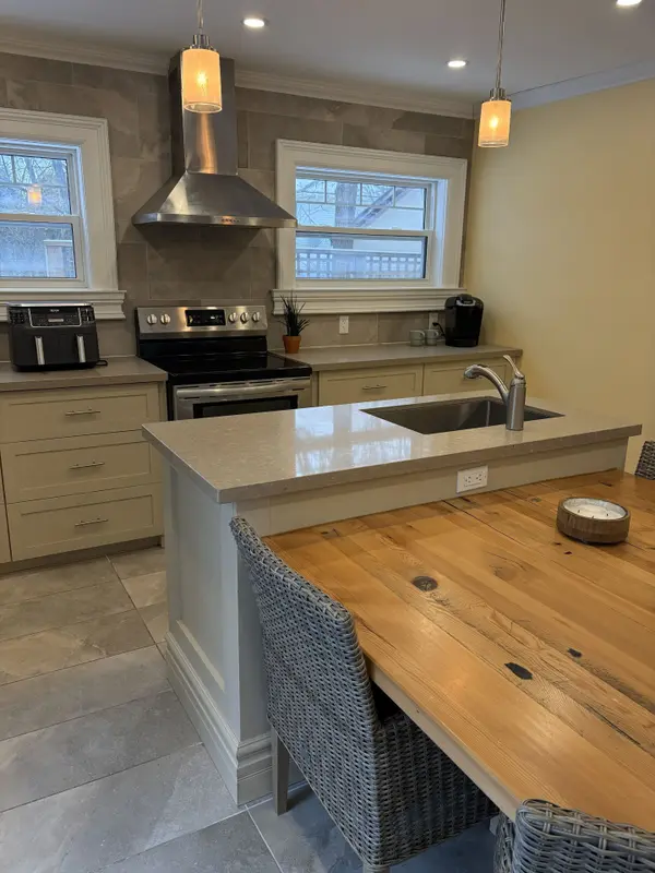 Saugeen Shores, ON N0H 2L0,60 Grenville ST N