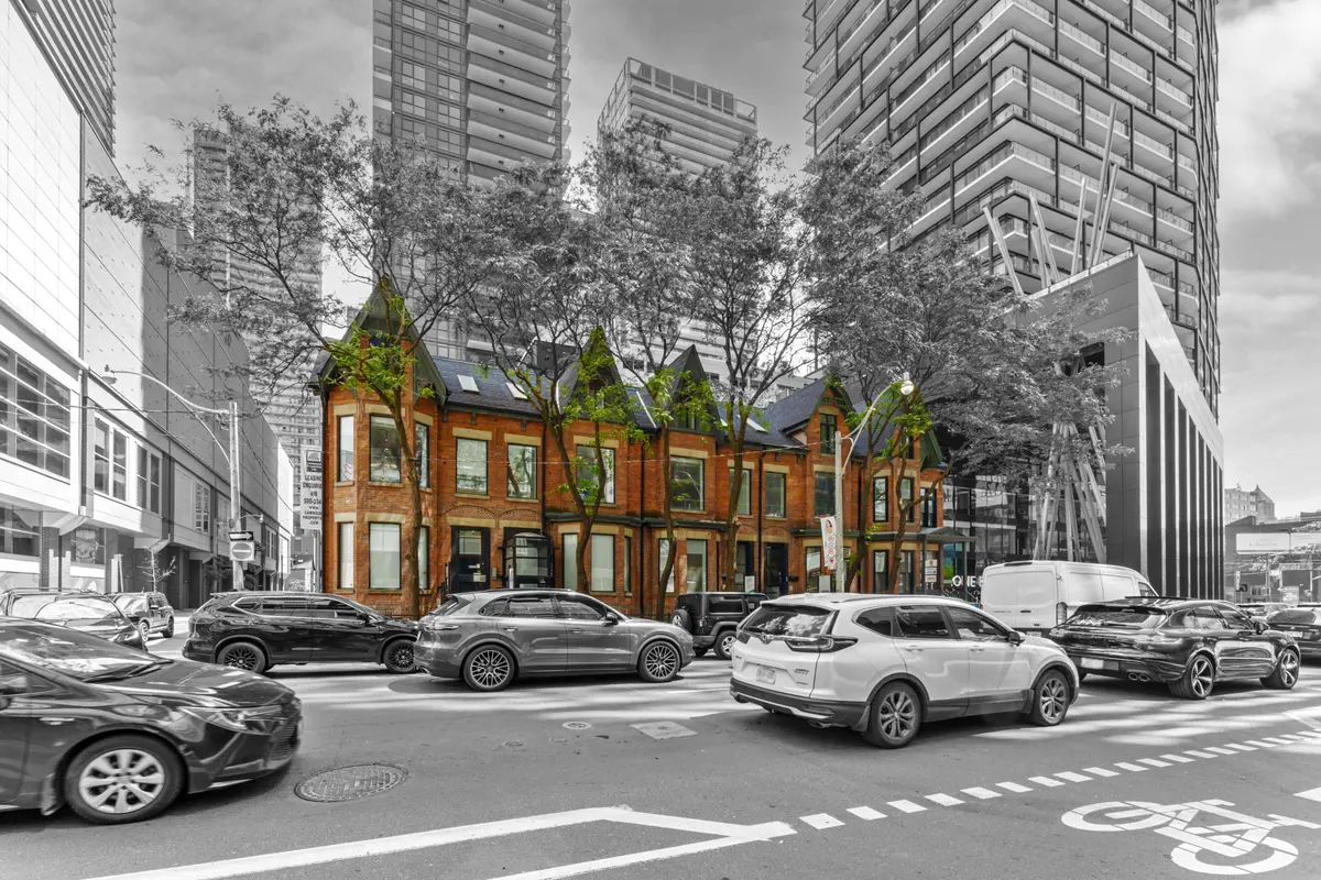 Toronto C01, ON M5V 1X1,269 Richmond ST W #LL100