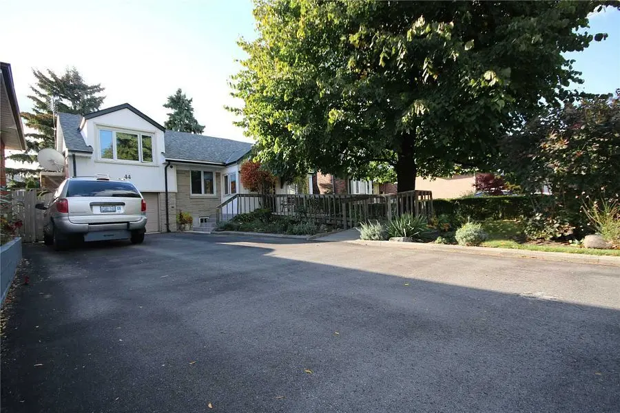 Toronto E08, ON M1J 2J4,44 Torrance RD #Bsmt