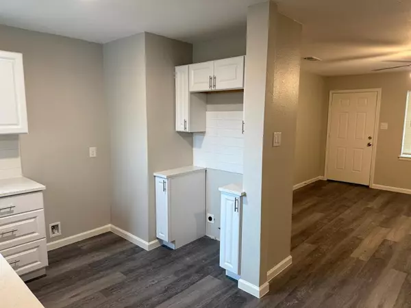 Dallas, TX 75232,925 Bluewood Drive