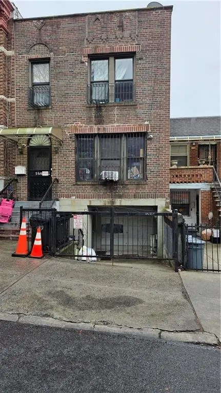 Brooklyn, NY 11220,560 46th ST