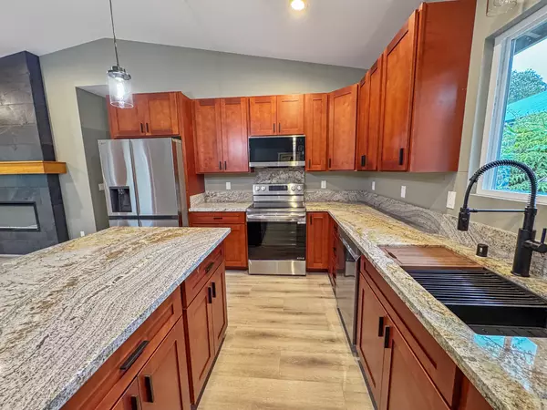 Volcano, HI 96785,11-3782 NAHELENANI ST