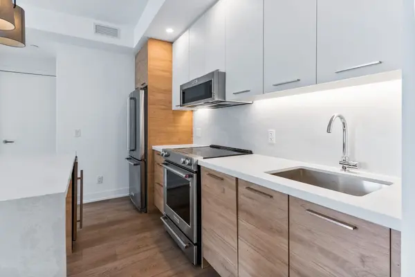 Toronto C10, ON M4P 0E6,200 Redpath AVE #308