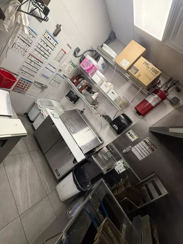 Oakville, ON L6H 6K7,2423 Trafalgar RD #A11