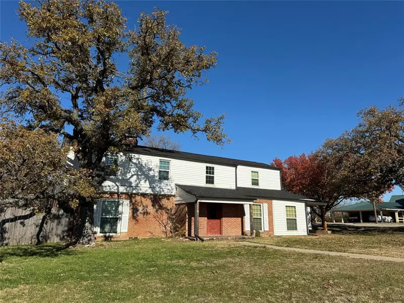 610 W Cedar Street, Nocona, TX 76255