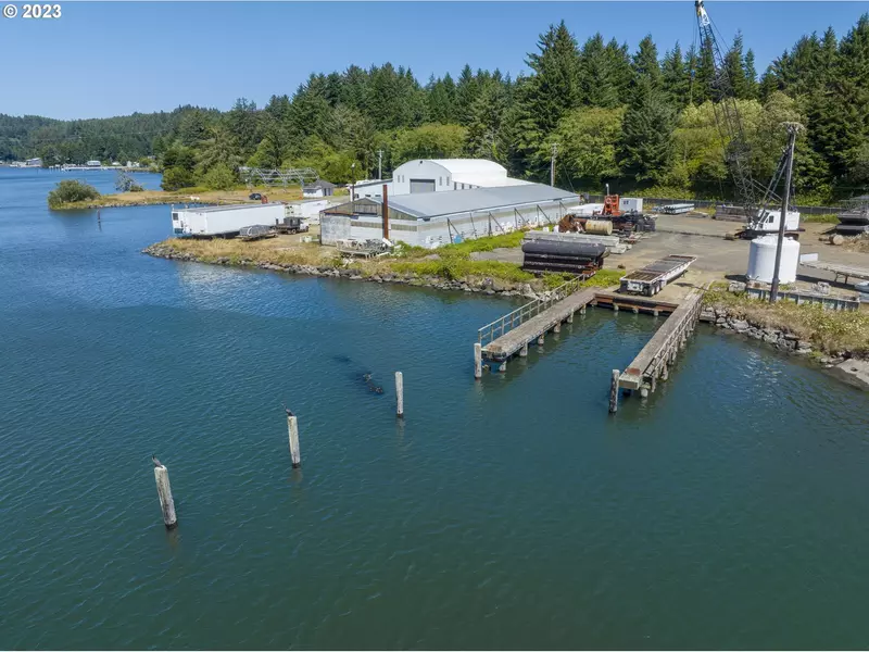 5262 YAQUINA BAY RD #4, Newport, OR 97365