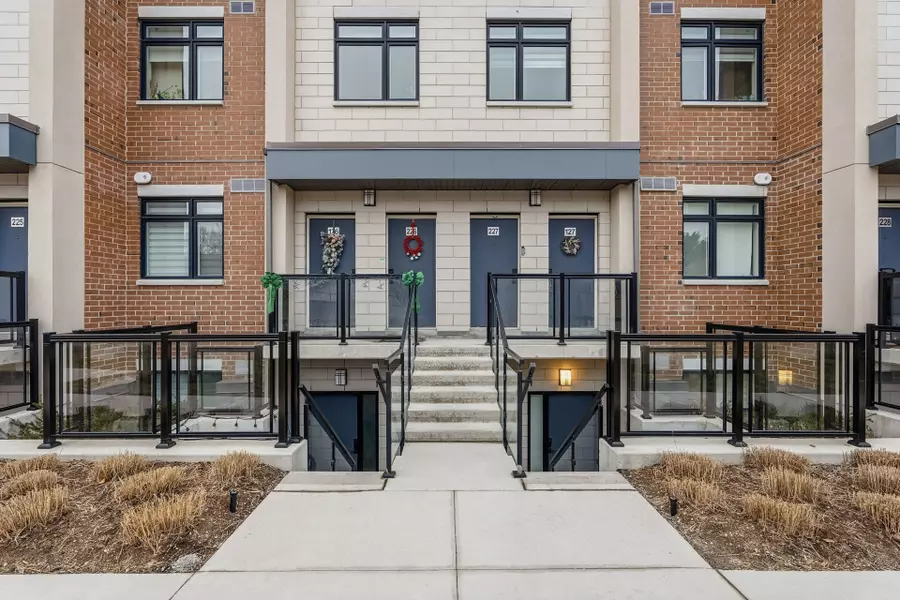 1062 Douglas McCurdy Common #227, Mississauga, ON L5G 0C6