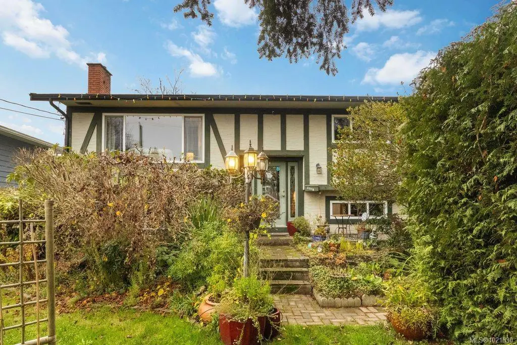 Sidney, BC V8L 3M2,9930 Bessredge Pl