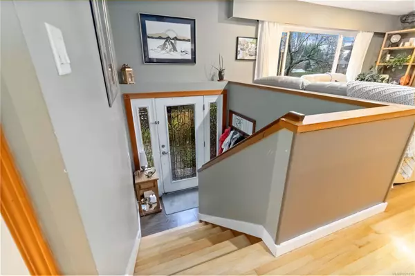 Sidney, BC V8L 3M2,9930 Bessredge Pl