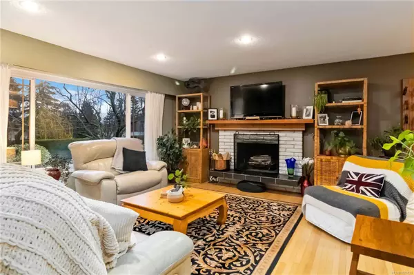 Sidney, BC V8L 3M2,9930 Bessredge Pl