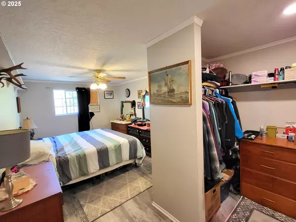 Eugene, OR 97402,4749 ROYAL AVE