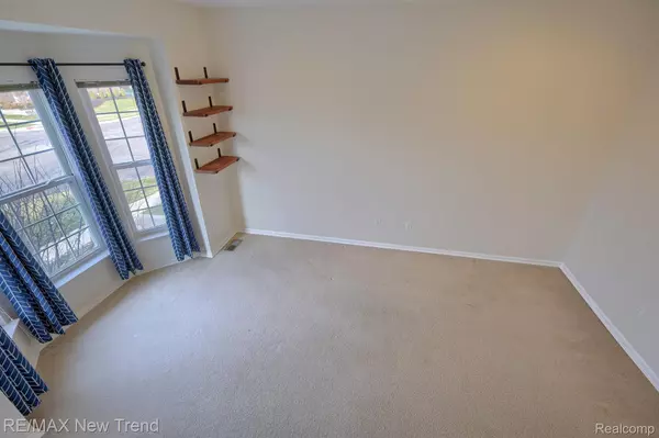 Novi, MI 48377,27868 DECLARATION RD