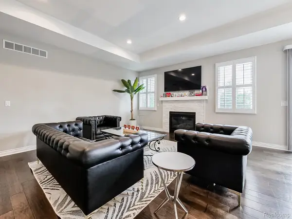 West Bloomfield, MI 48304,5809 Hartwick DR