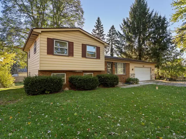 Lake Orion, MI 48362,845 Harry Paul DR