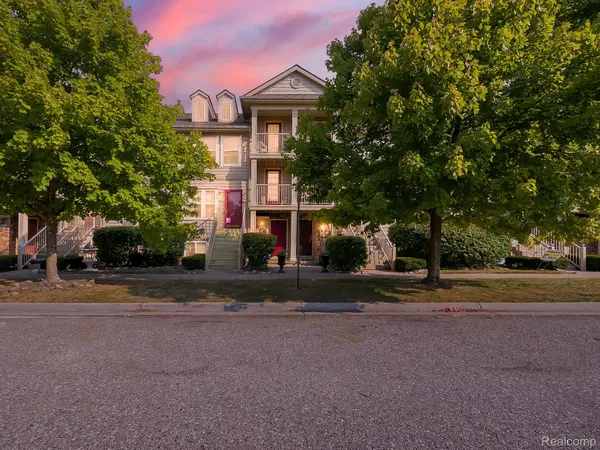 642 LYDIA LN, Pontiac, MI 48341